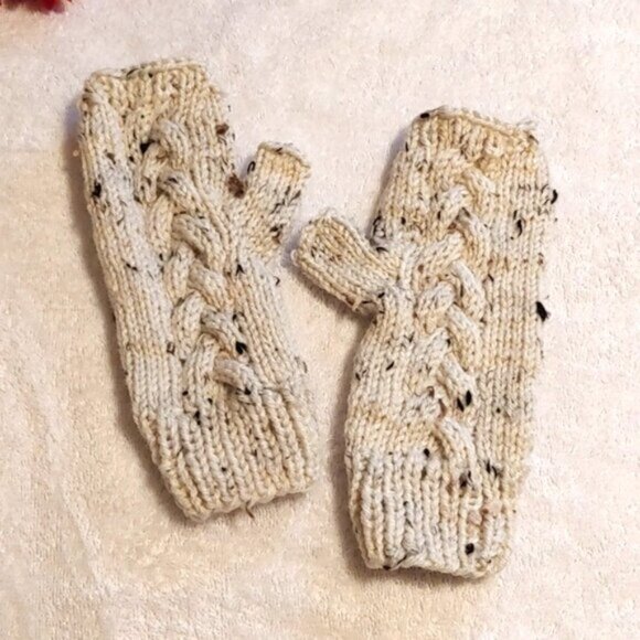 Handknit Fingerless cabled pattern mittens wrist warmers gloves ARAN TWEED - Picture 3 of 10